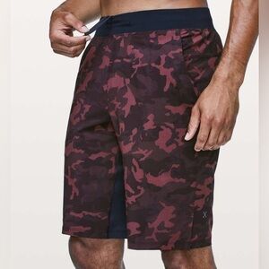 Lululemon Men’s Medium T.H.E. Short Linerless Incognito Camo Red Multi Shorts
